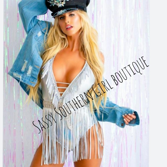🆕⭐ Boho western Silver metallic fringe bodysuit - Picture 5 of 12